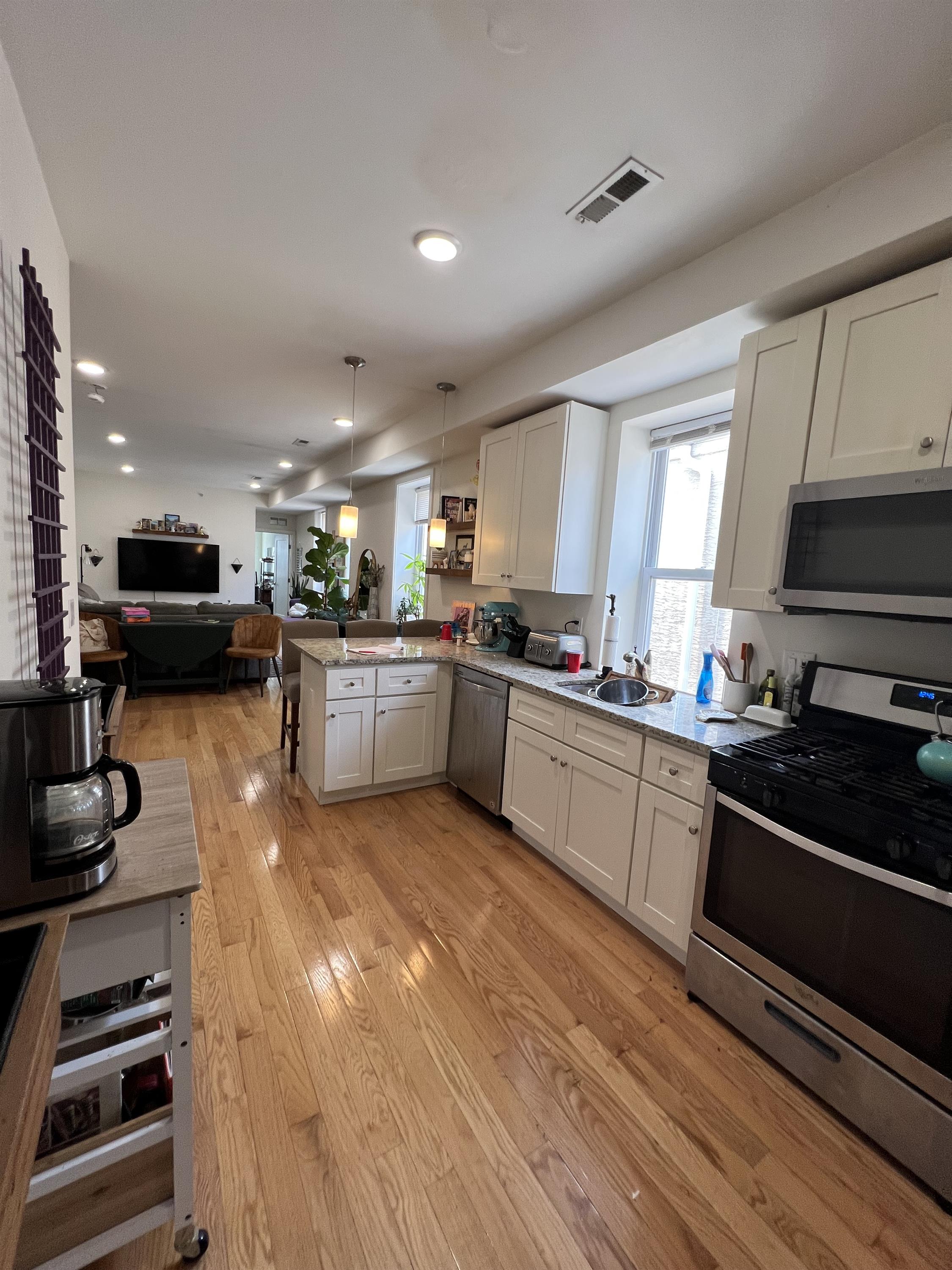 1926 Girard Ave - 3F